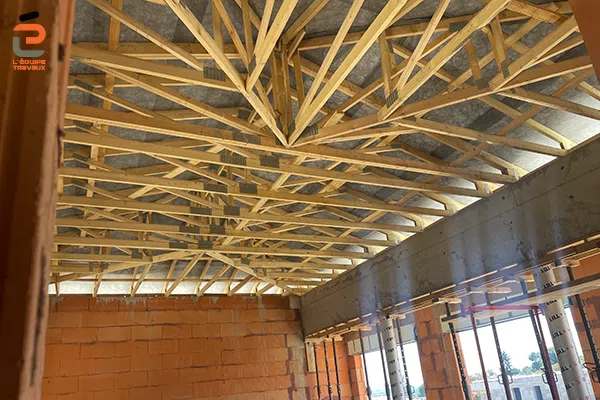 Chantier pose de fermettes bois pour une villa neuve à Codognan