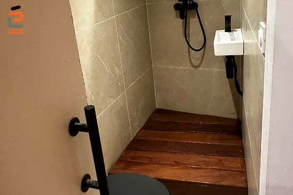 Réalisation d'une douche sur-mesure pour un studio révoné par une architecte d'intérieur, Calvisson