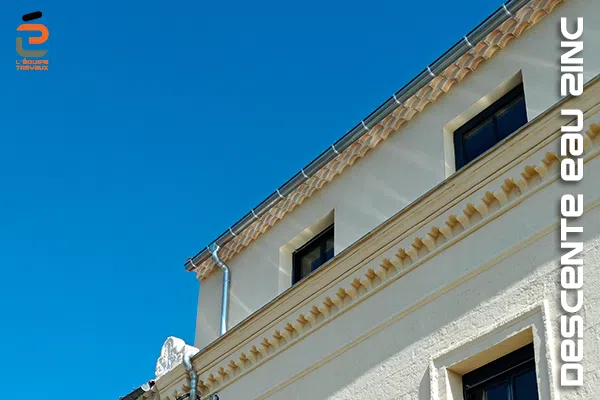 Réalisation  de gouttières en zinc dans le cadre de la rénovation d'un hôtel particulier à Alès