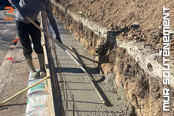 Fondations en L pour la rénovation d'un mur de soutènement à Vergèze