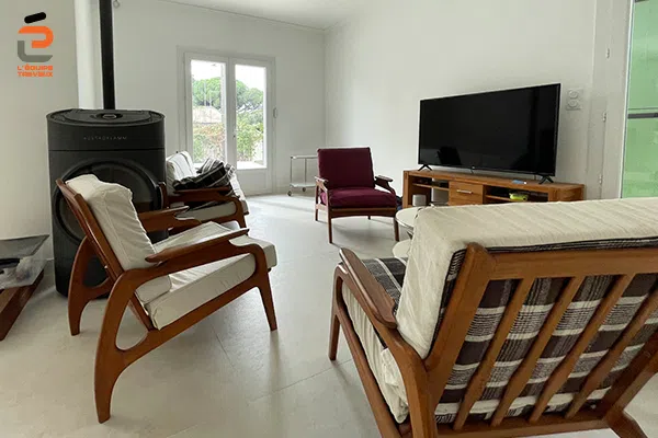 Séjour de villa à Montpellier après chantier de rénovation mené par l'Équipe Travaux