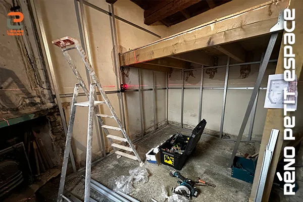 Création d'une mezzanine bois dans un petit espace ; Calvisson centre historique