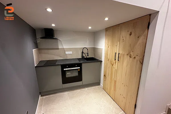 Création d'un studio avec cuisine et salle de douche sur mesure